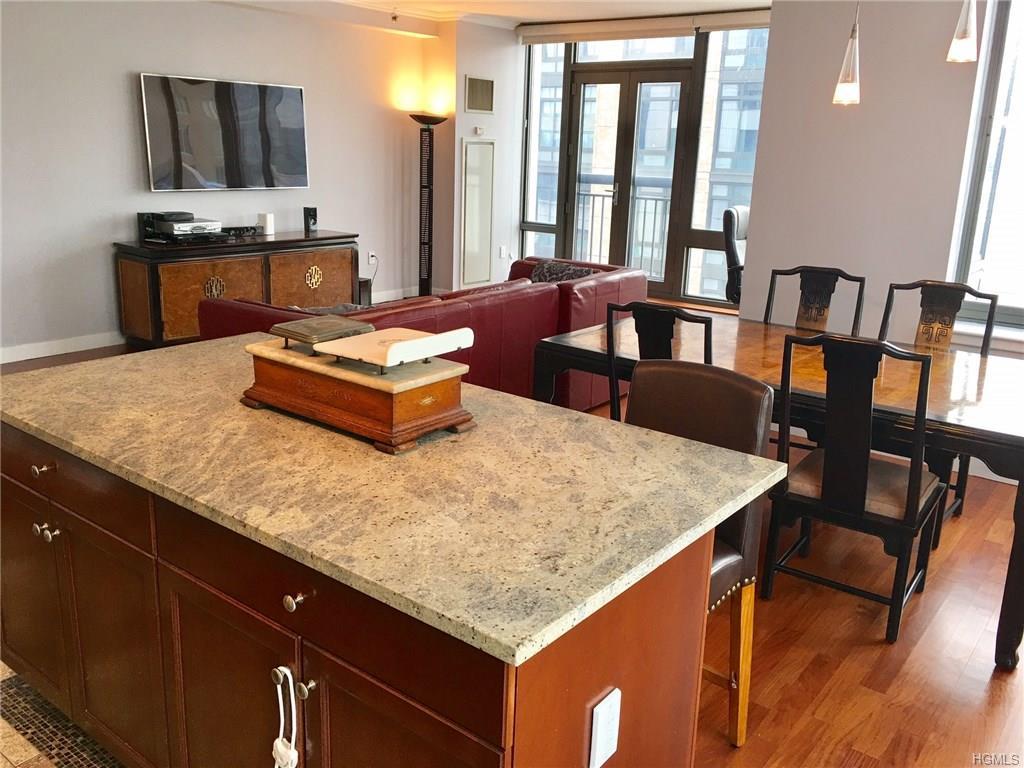 10 City Place - Photo 1