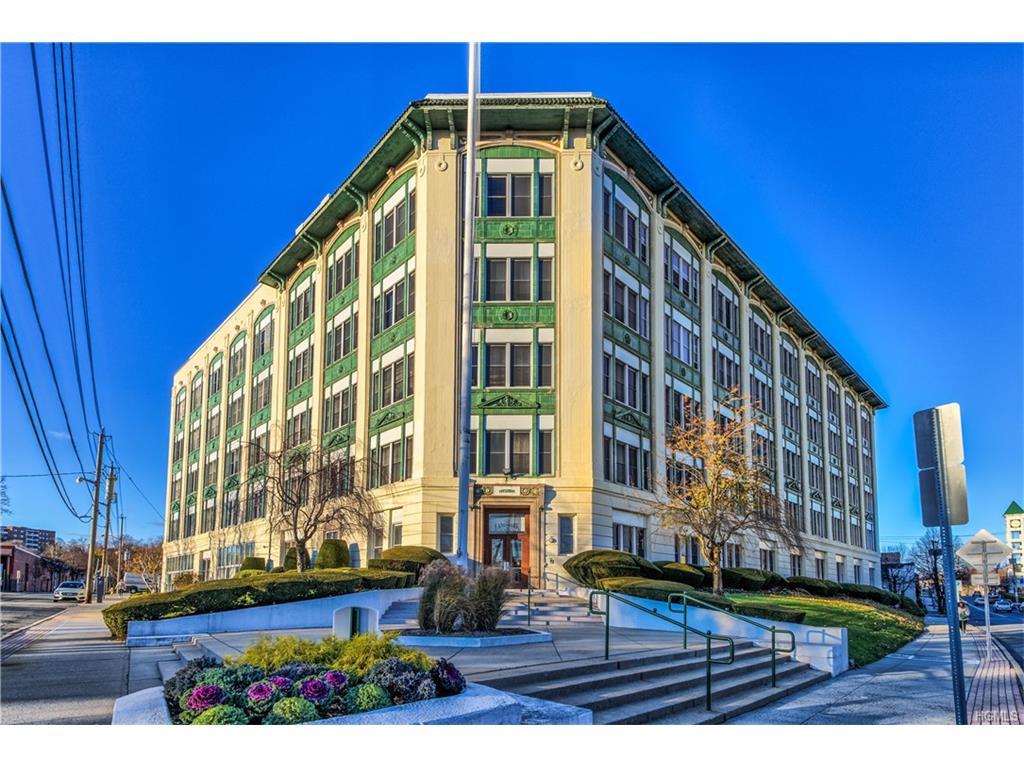 1 Landmark Square - Photo 1