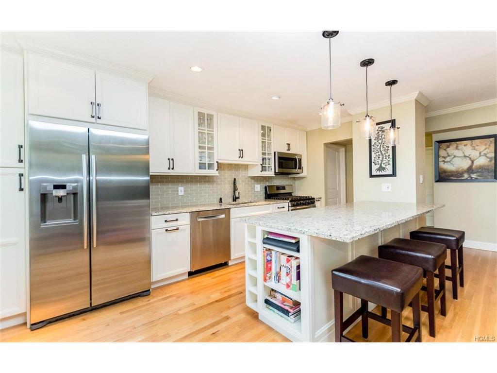 5715 Mosholu Avenue - Photo 1