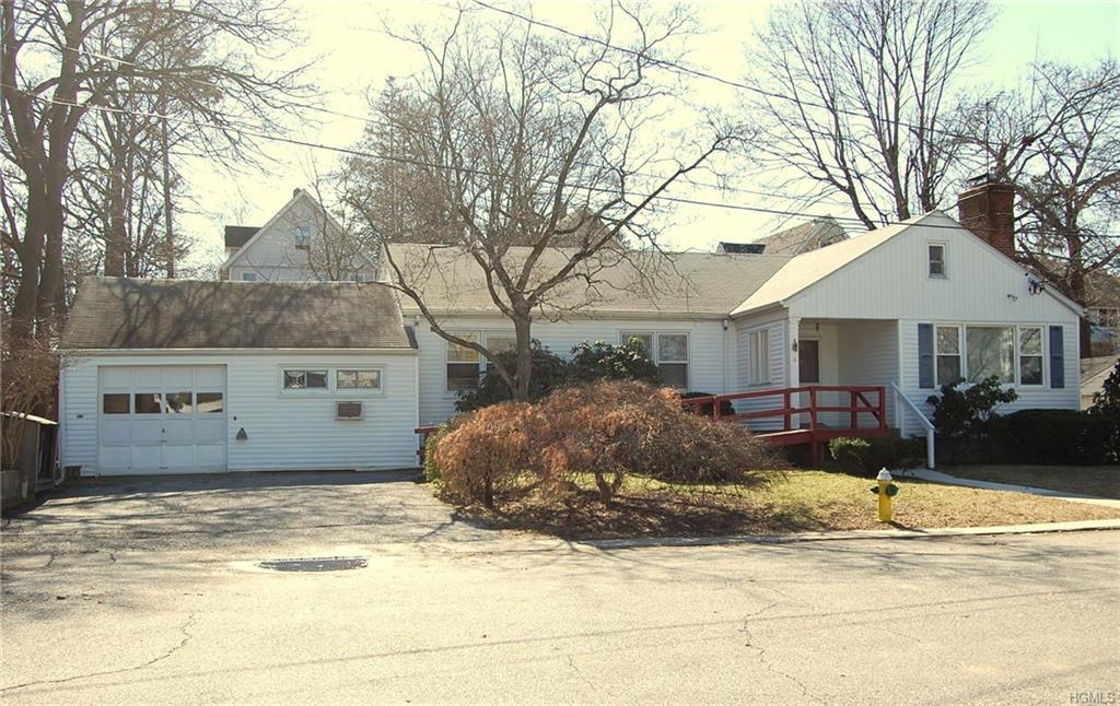 4 Maplewood Drive - Photo 1