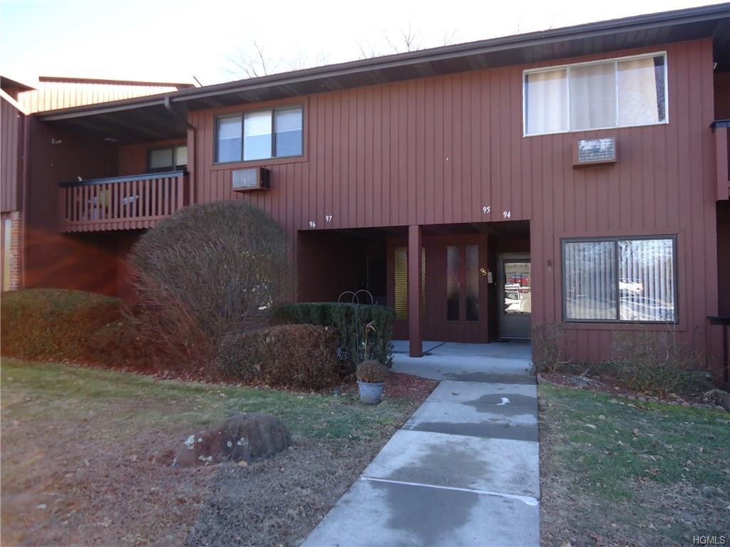 96 Coachlight Square - Photo 1