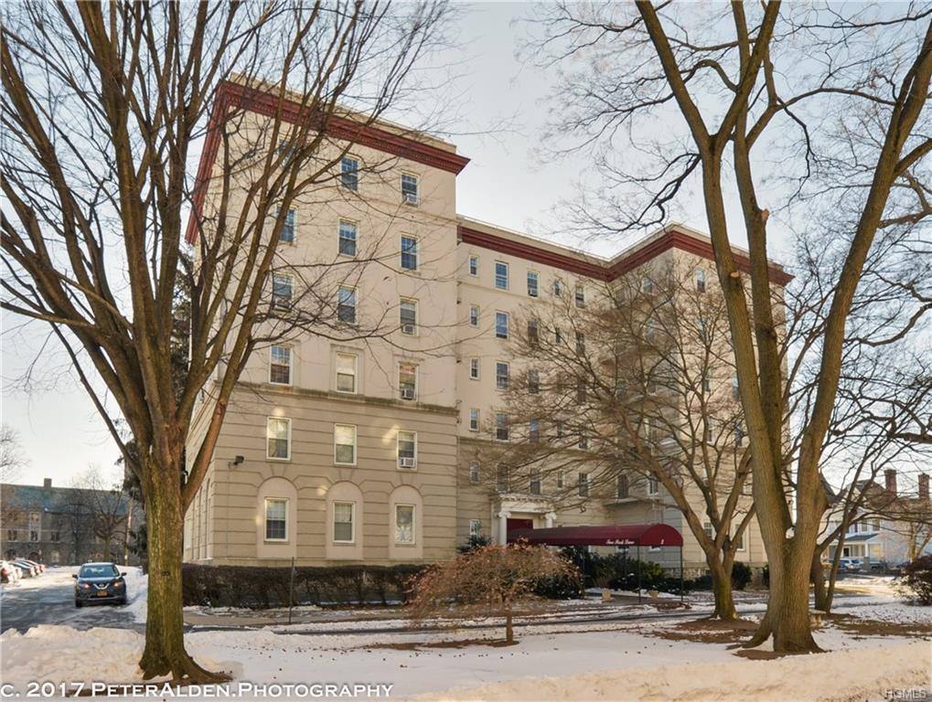 2 Park Lane - Photo 1