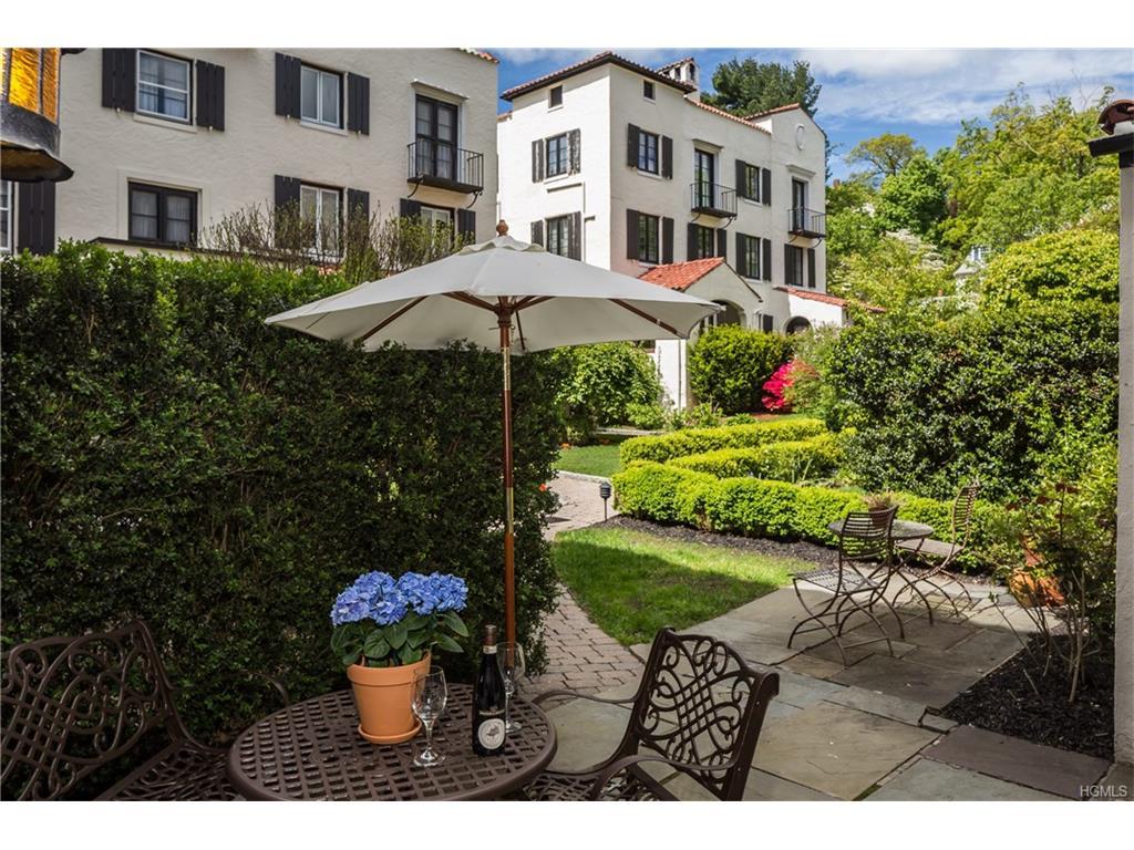 6 Park Avenue Terrace - Photo 1