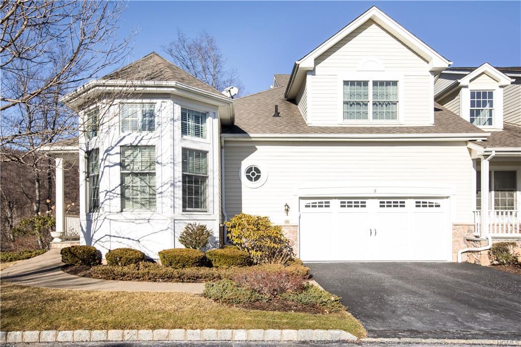 8 Bethpage Court - Photo 1
