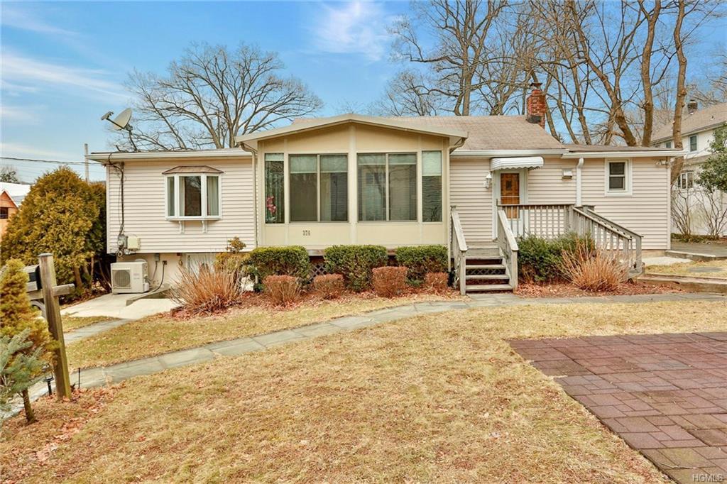 376 Manhattan Avenue - Photo 1