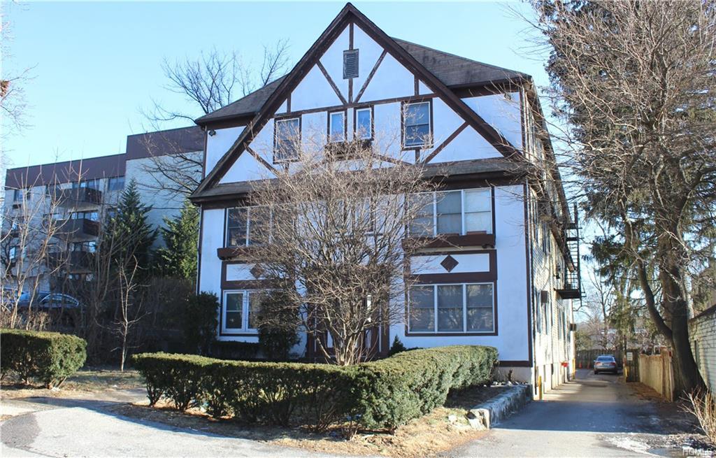8 Rutherford Avenue - Photo 1