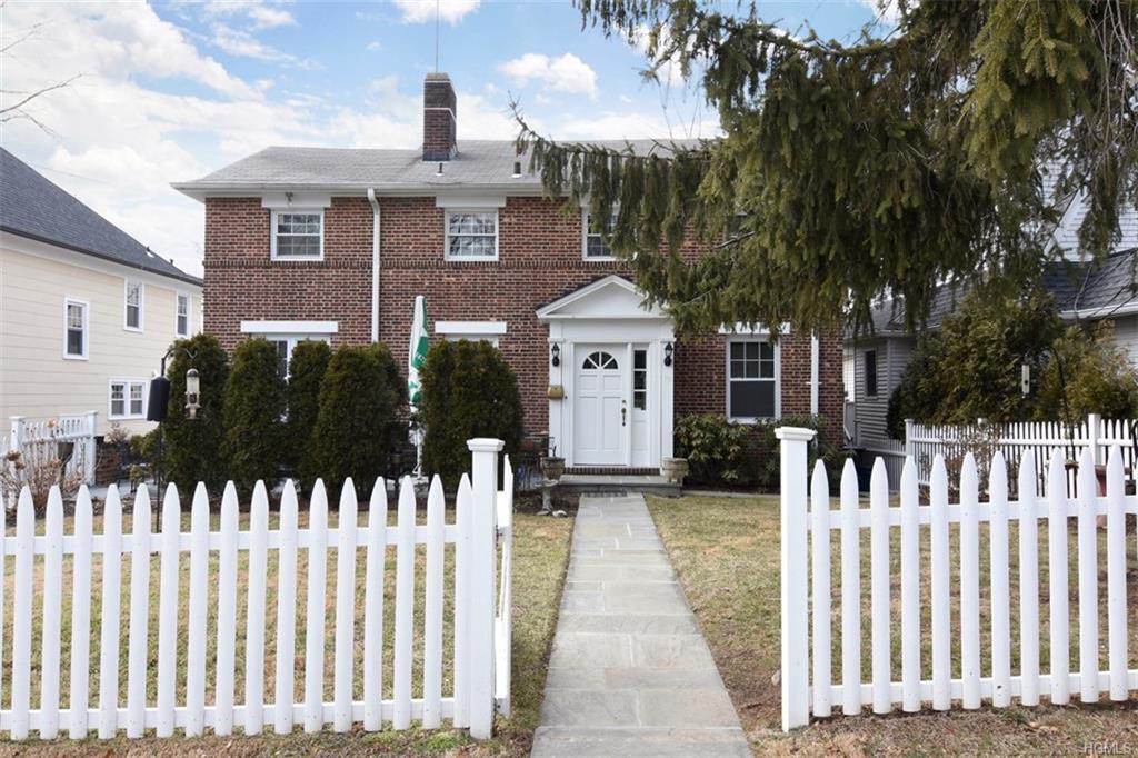 90 Perth Avenue - Photo 1
