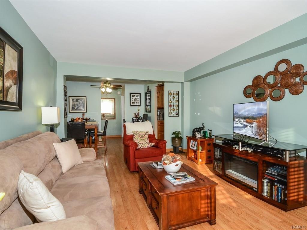 2736 independence Avenue - Photo 1