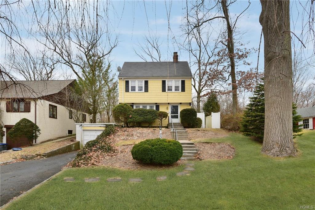 25 Hewitt Avenue - Photo 1