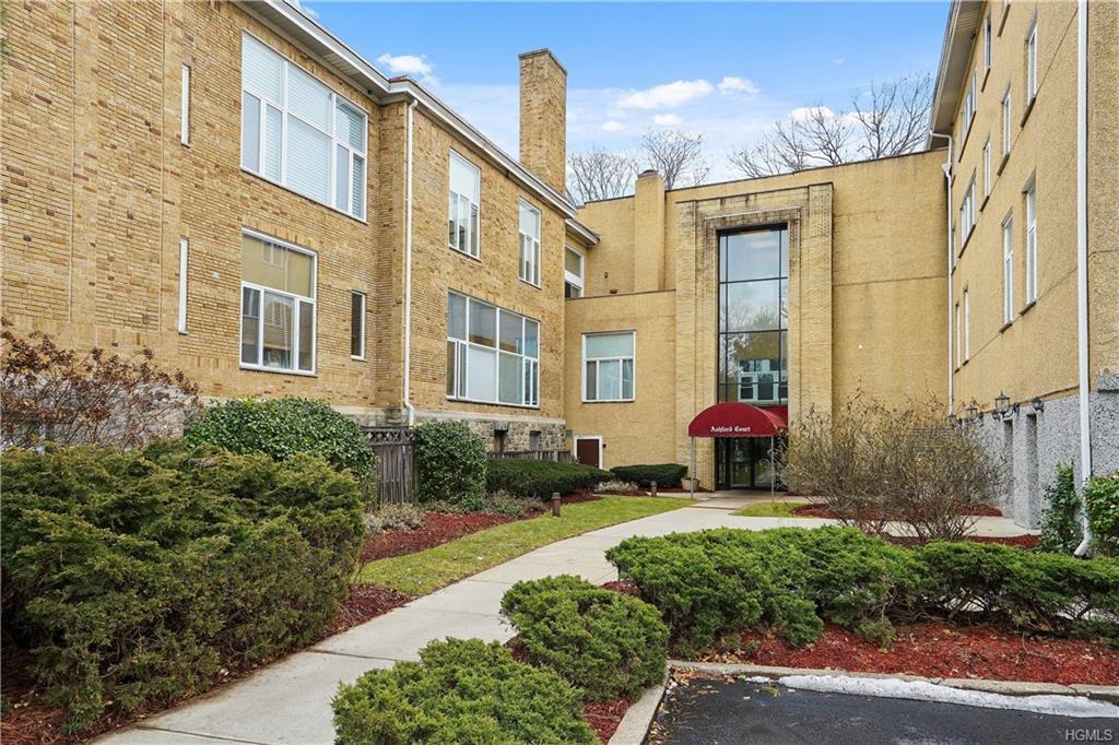 520 Ashford Avenue - Photo 1