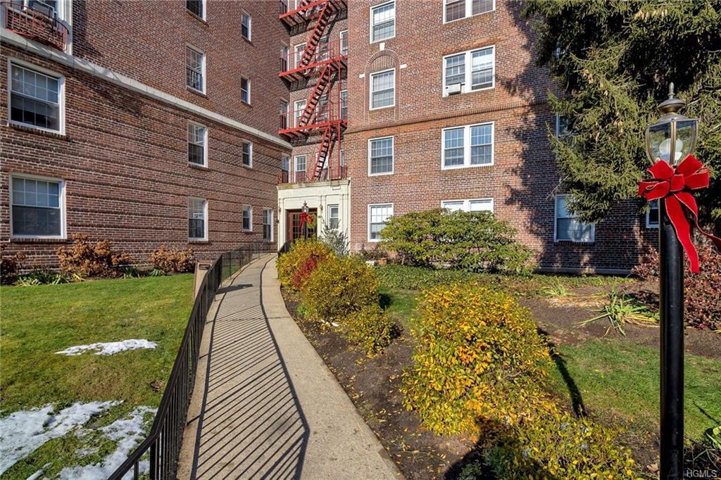 300 Broadway - Photo 1