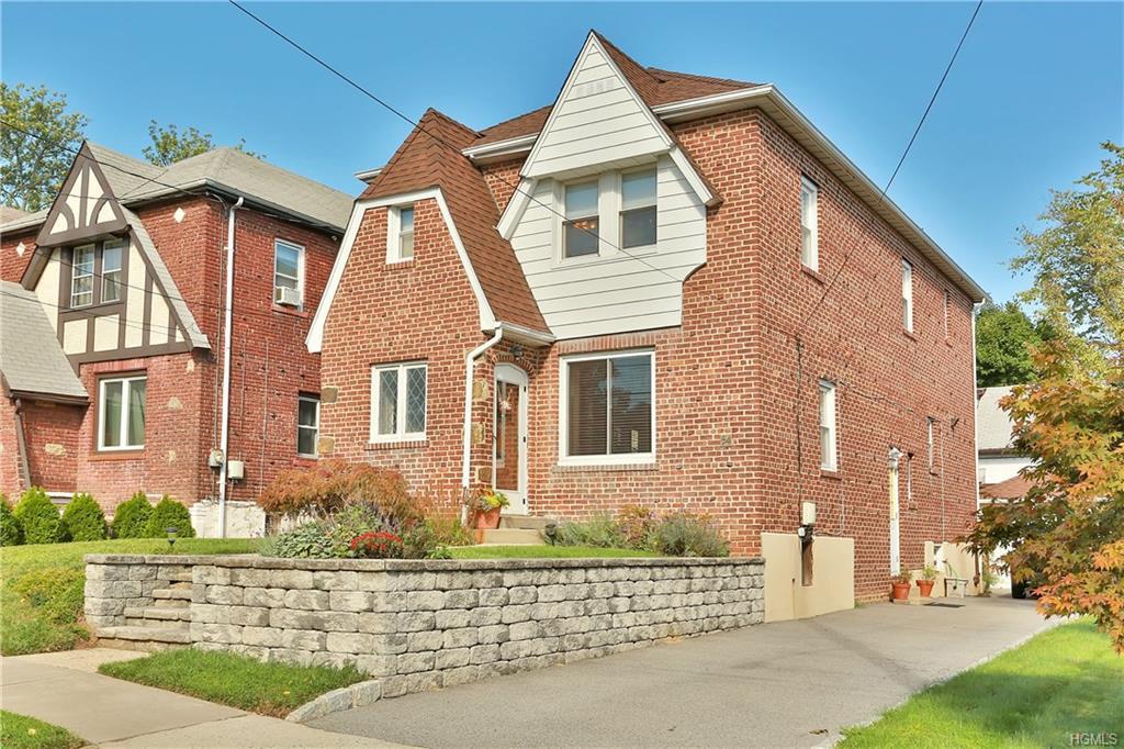 54 Thomas Place - Photo 1