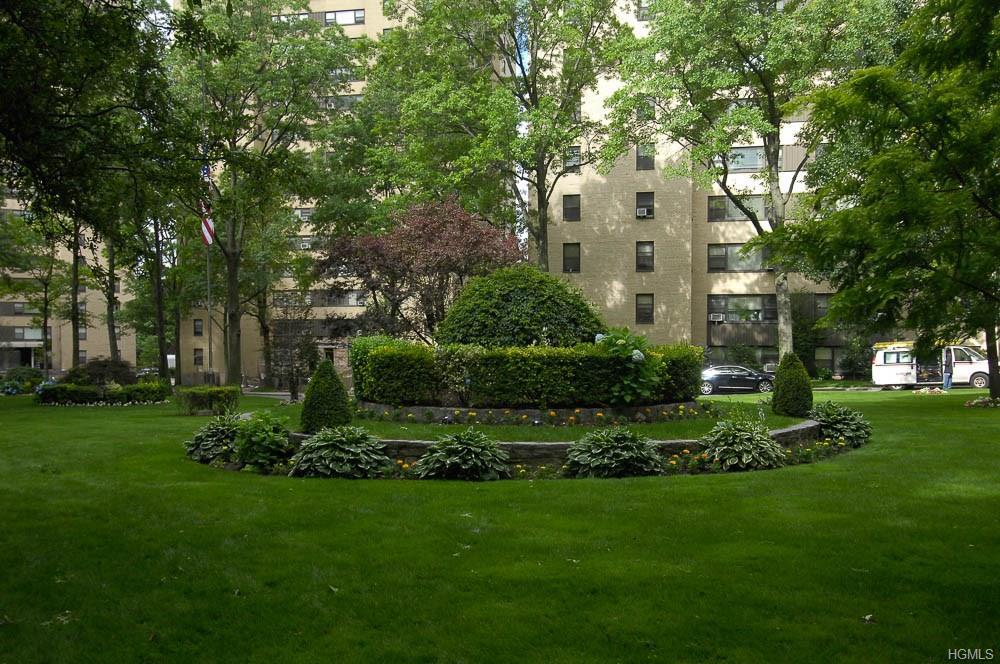 3 Fordham Hill Oval - Photo 1