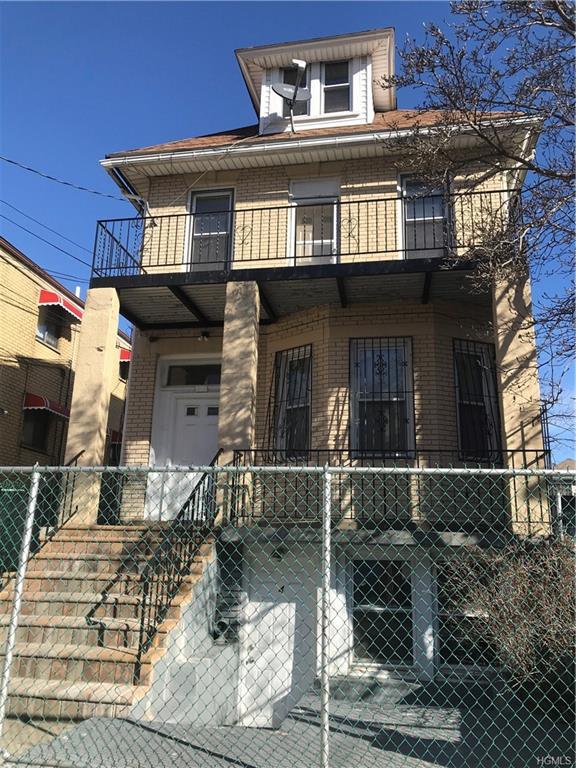915 229th Street - Photo 1