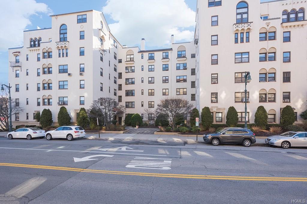 17 Chatsworth Avenue - Photo 1
