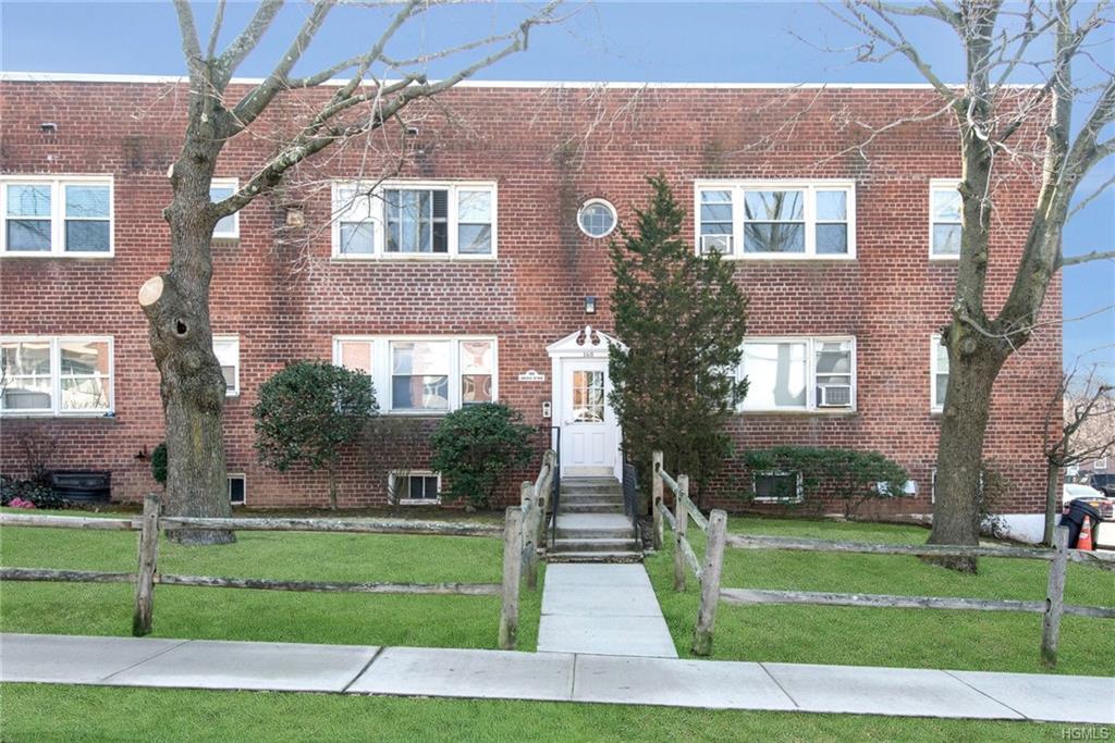 160 Lincoln Avenue - Photo 1