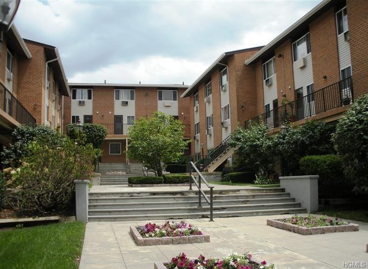 150 Glenwood Avenue - Photo 1