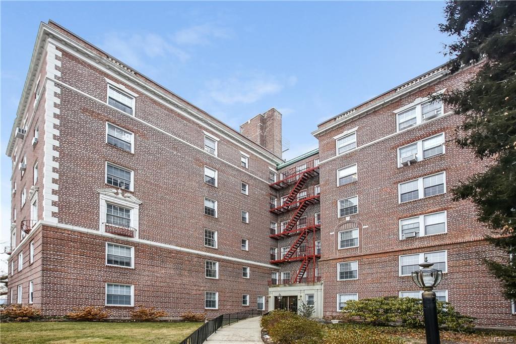 300 Broadway - Photo 1