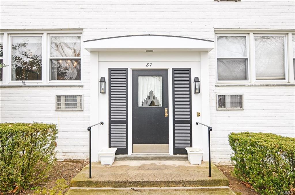 87 Avon Circle - Photo 1