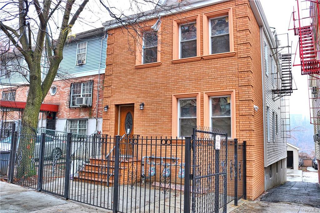 1637 Undercliff Avenue - Photo 1