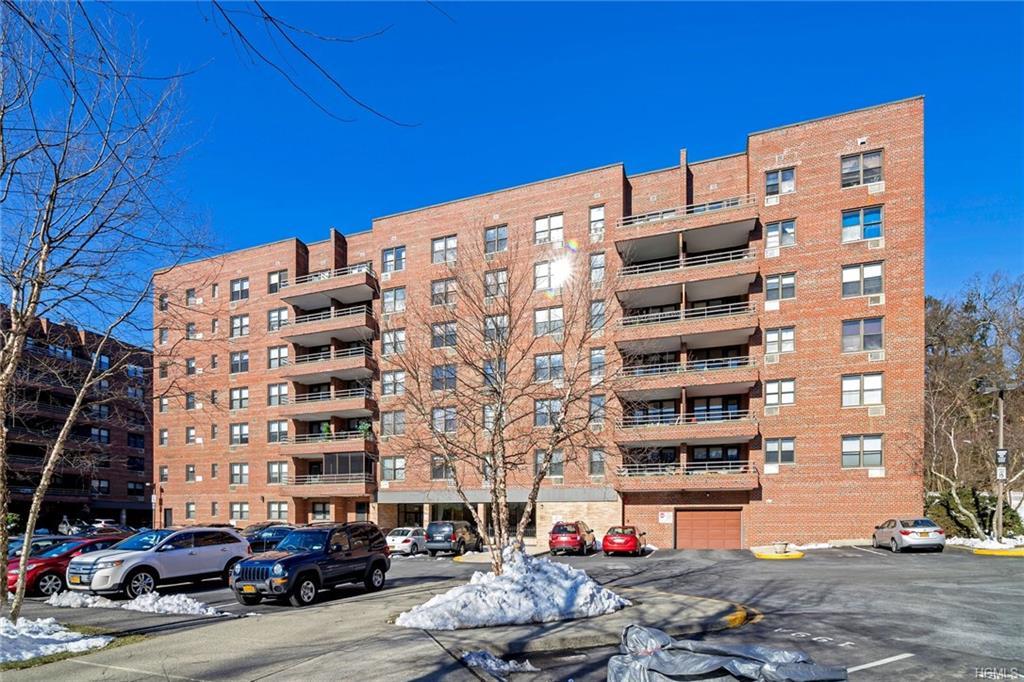 60 Barker Street - Photo 1