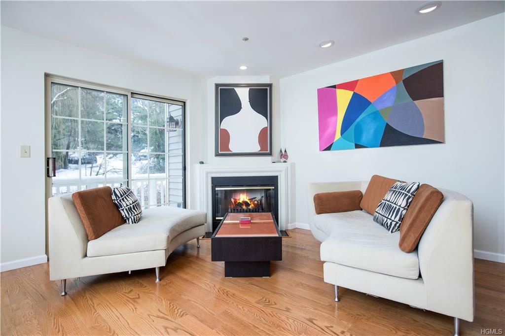1005 Pondside Drive - Photo 1