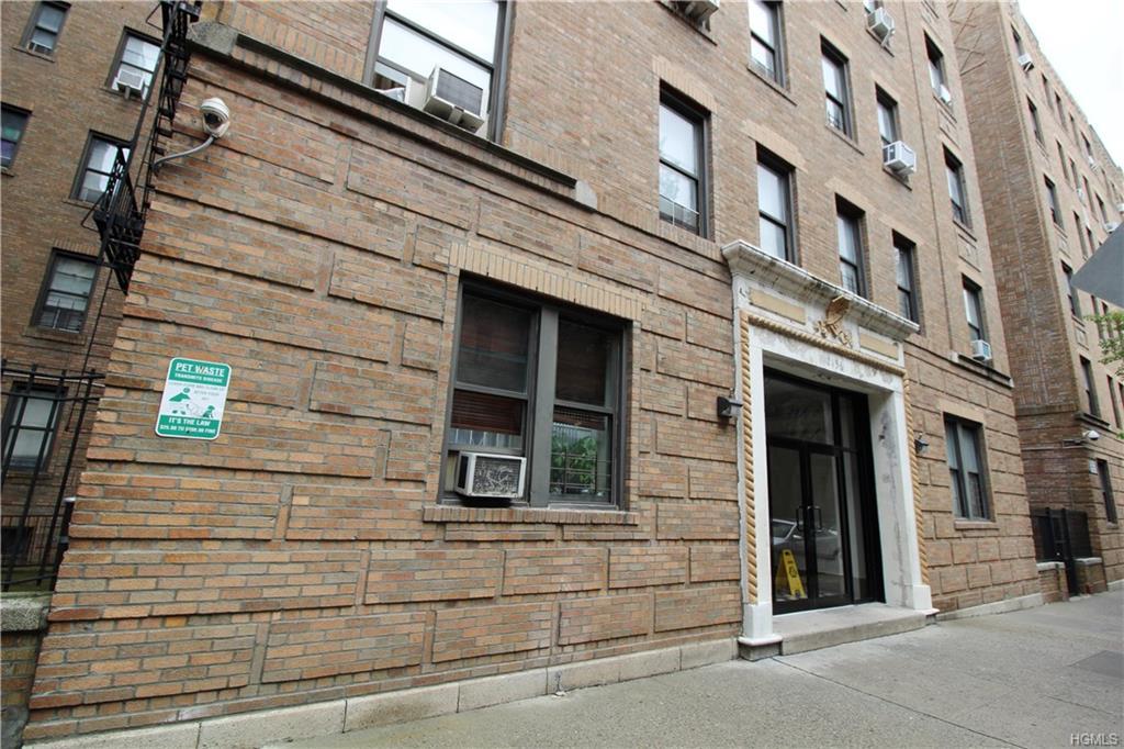 2156 Cruger Avenue - Photo 1
