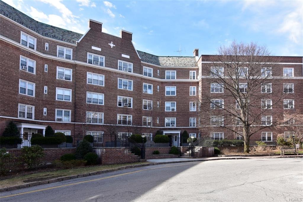 5 Midland Gardens - Photo 1