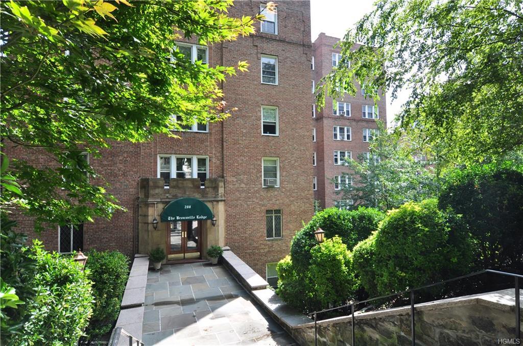 280 Bronxville Road - Photo 1