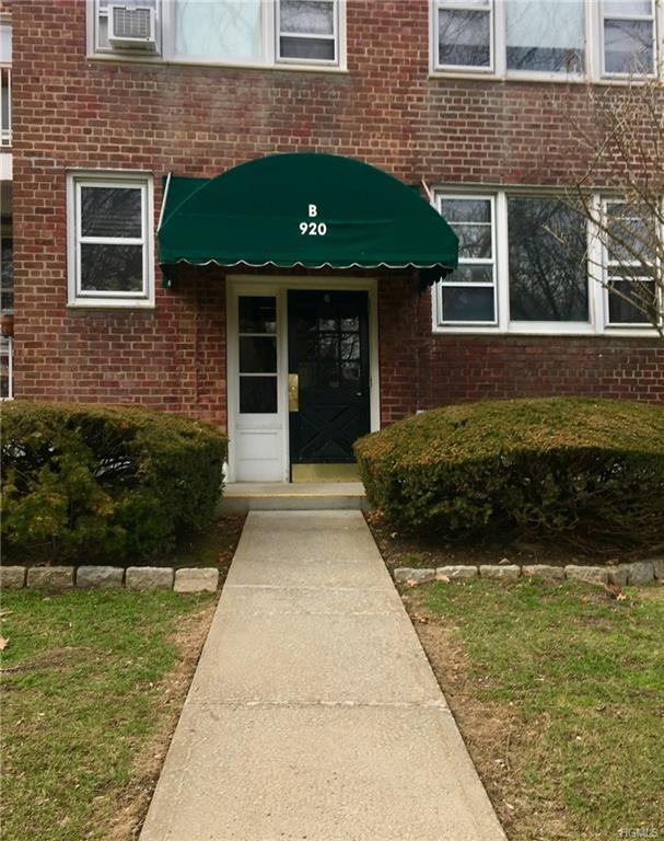 920 Pelhamdale Avenue - Photo 1