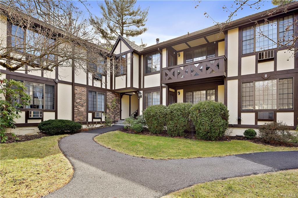 8 Foxwood Drive - Photo 1