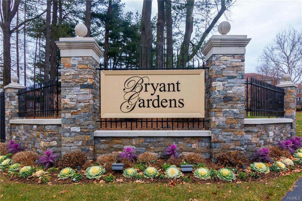 4 Bryant Crescent - Photo 1