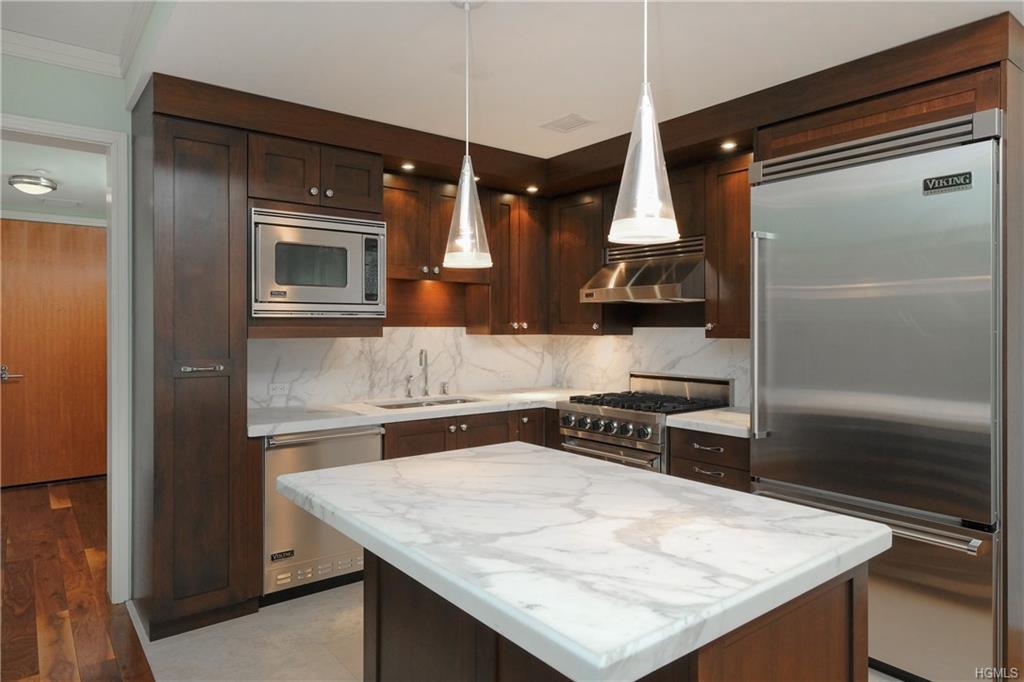 1 Renaissance Square - Photo 1