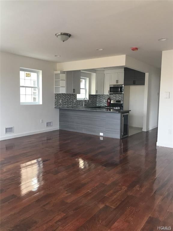 313 Swinton Avenue - Photo 1