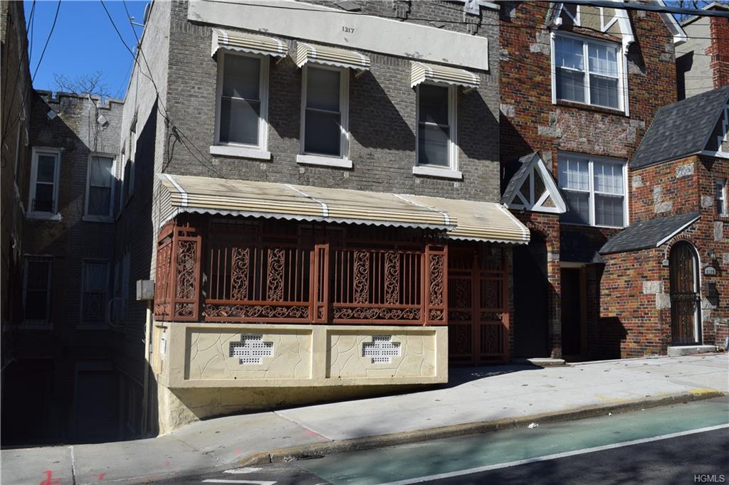 1317 University Avenue - Photo 1