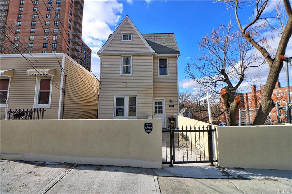 3051 Barker Avenue - Photo 1