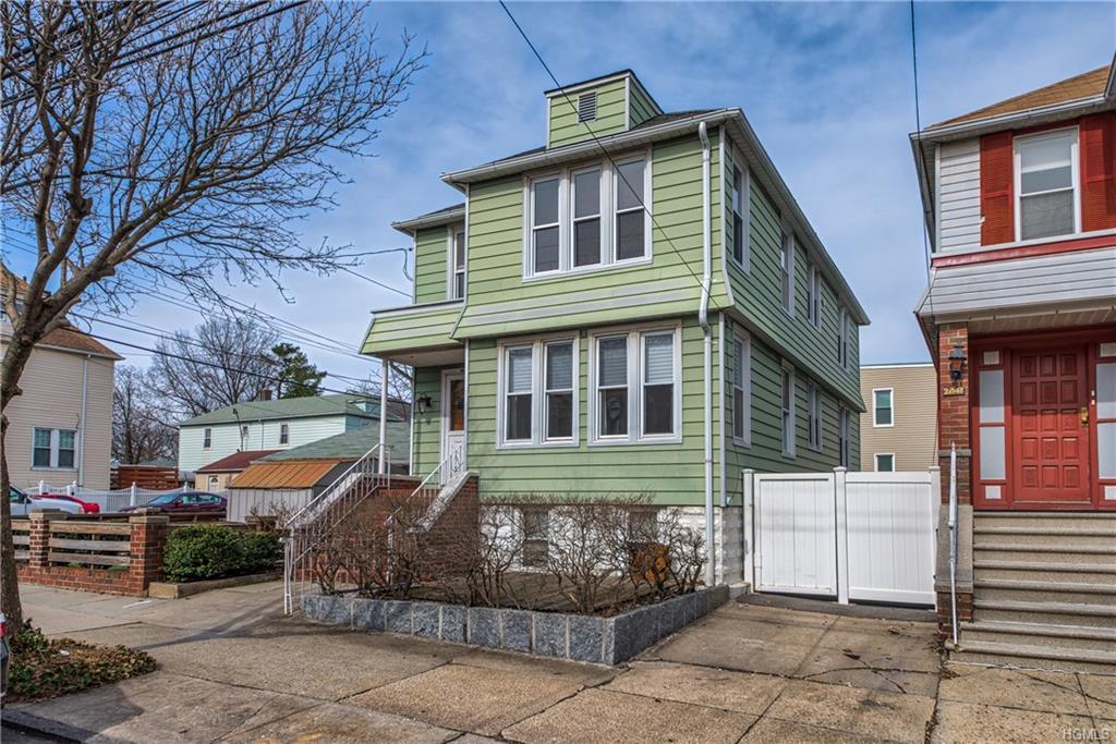 2843 Dudley Avenue - Photo 1
