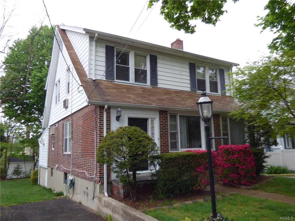 19 Lawrence Avenue - Photo 1