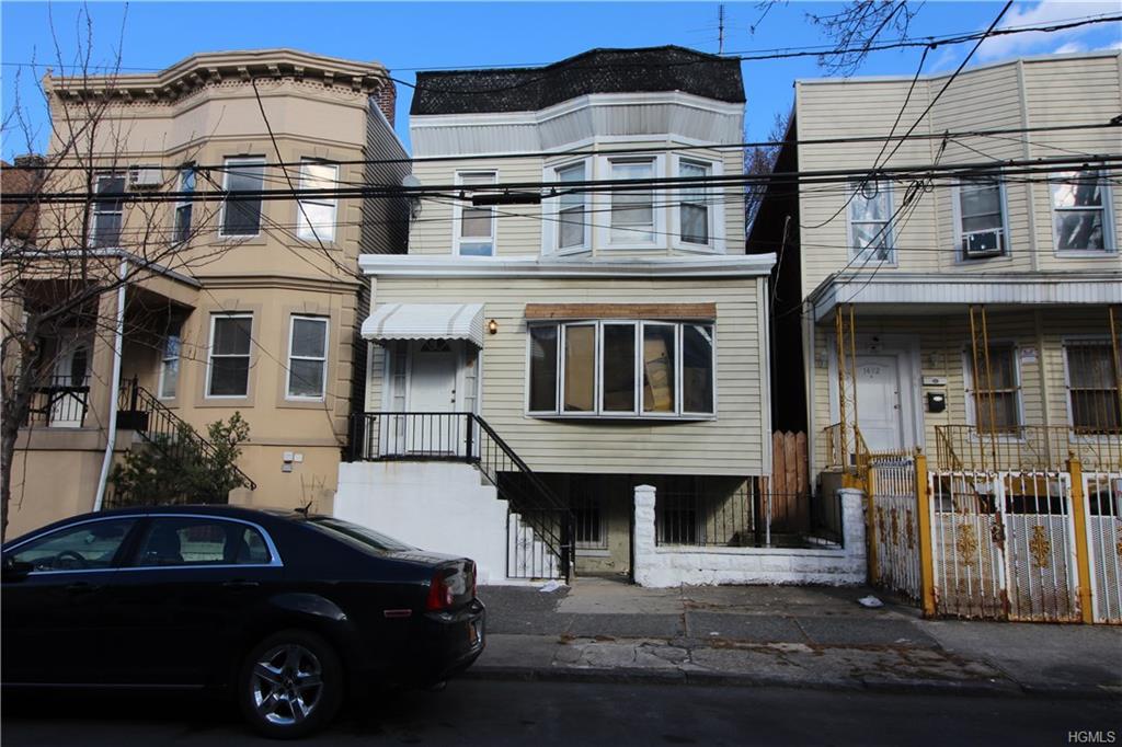 1476 Saint Lawrence Avenue - Photo 1