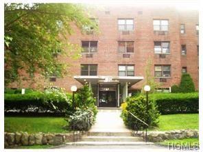 5 Oakdale Manor - Photo 1
