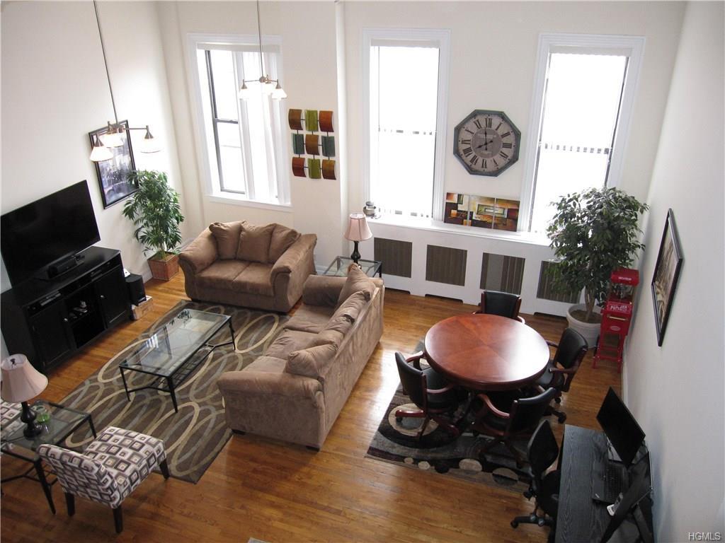 25 Broadway - Photo 1