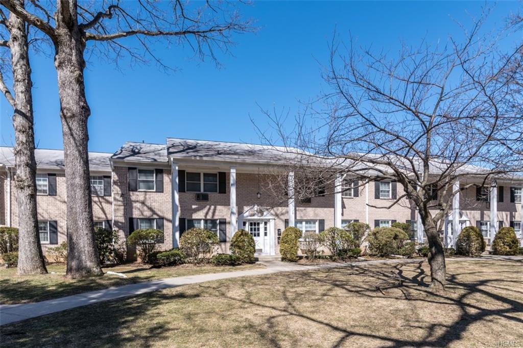 262 Parkside Drive - Photo 1
