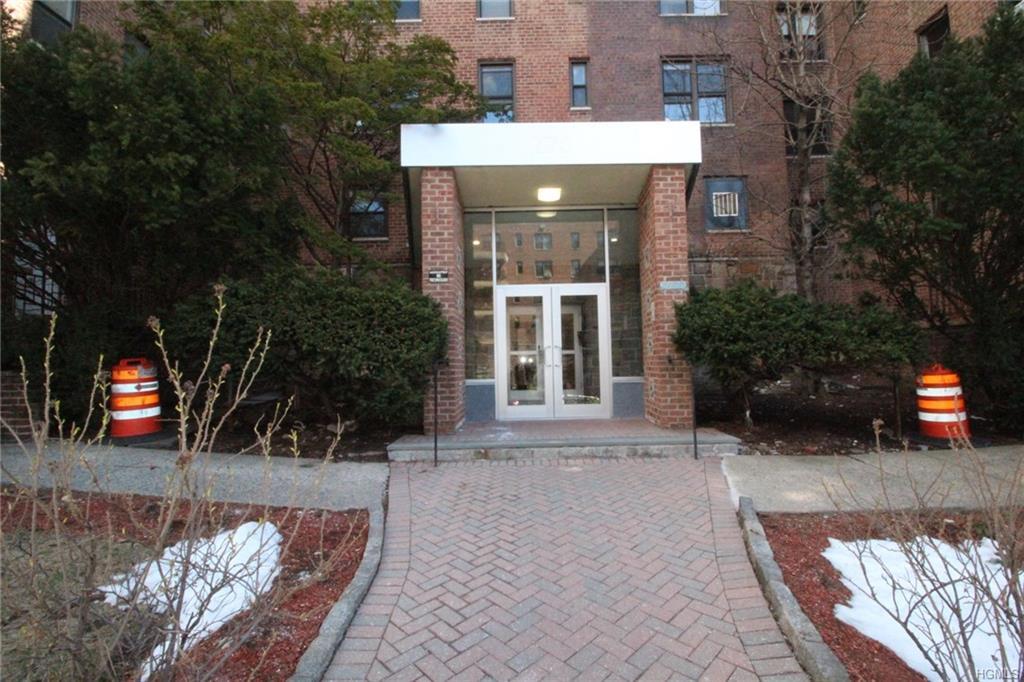 270 Broadway - Photo 1