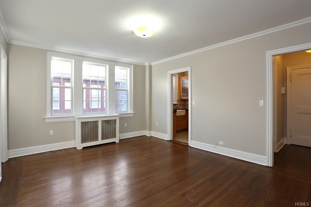 26 East Parkway - Photo 1