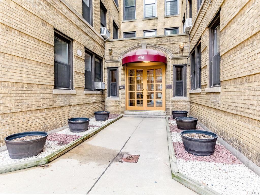 270 Seaman Avenue - Photo 1