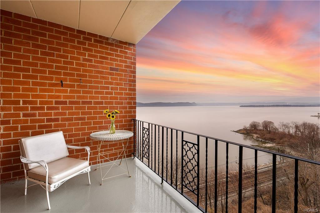 16 Rockledge Avenue - Photo 1