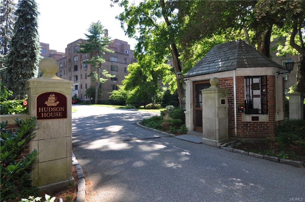 100 Ardsley Avenue - Photo 1