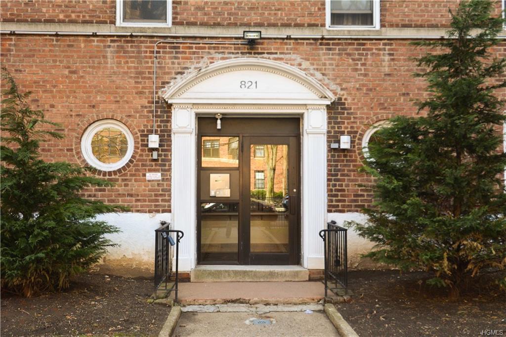821 Bronx River Road - Photo 1