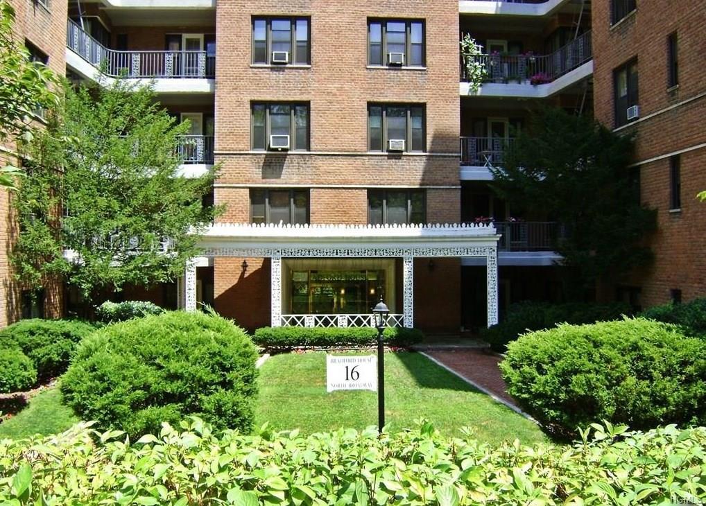 16 Broadway - Photo 1