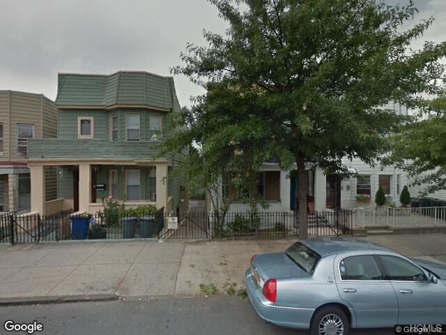 1845 Wallace Avenue - Photo 1